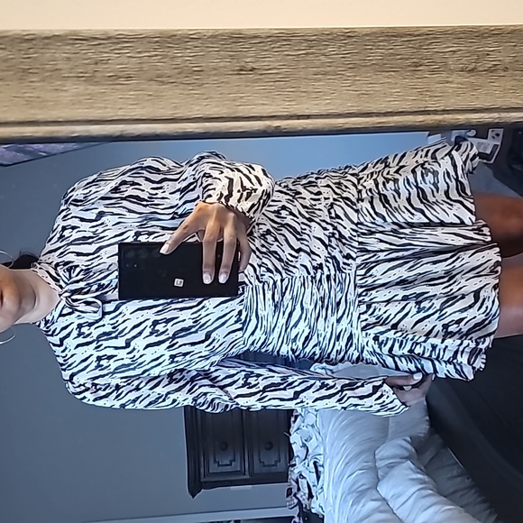 Mini Dress - Picture 3 of 10